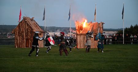 Żywa lekcja historii na Zamku Golubskim. Tak wyglądała inscenizacja wojny golubskiej. Zobaczcie zdjęcia z imprezy