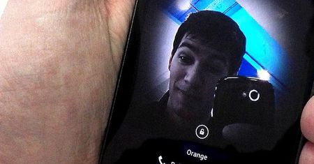 Apple się ośmiesza patentem na... Face Unlock!
