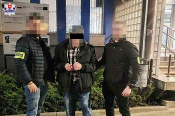 Okradli 105-letnią staruszkę. Wyrzuciła 45 tys. zł przez okno