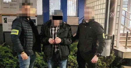 Okradli 105-letnią staruszkę. Wyrzuciła 45 tys. zł przez okno
