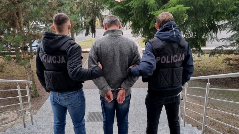 57-latek mieszkał ze zwłokami kolegi