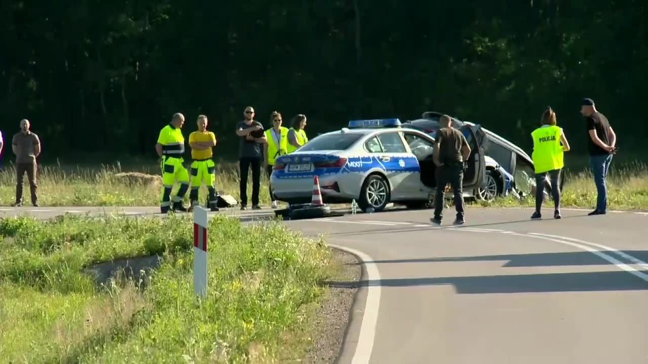 Policyjny pojazd, zamykający kolumnę rządową, zderzył się z samochodem cywilnym. Sześć osób poszkodowanych