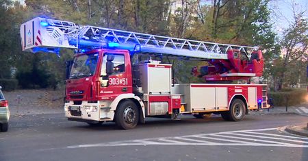 Pożar na na 9. piętrze wieżowca we Wrocławiu. Jedna ofiara śmiertelna.