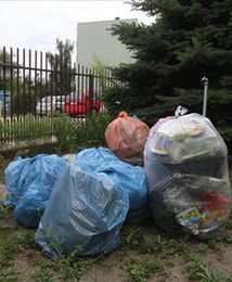 Te śmieci leżą półtora miesiąca