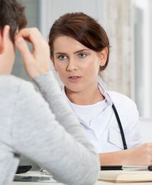 Co oznaczają kody literowe na zwolnieniach lekarskich