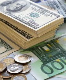 Złoty tracił do dolara, ale pozostawał stabilny w stosunku do euro