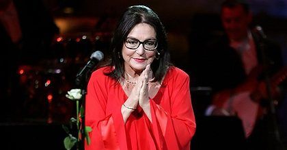 Piosenkarka Nana Mouskouri oddaje dla kraju część emerytury