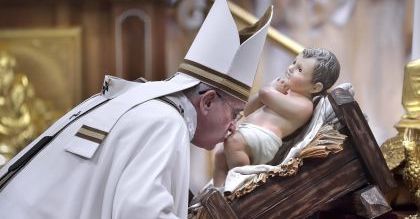 Papież Franciszek ma salon fryzjerski i nie płaci pracownikom