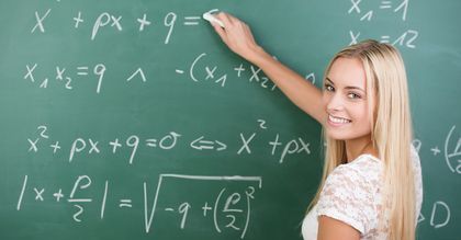 Dyplom uczelni wyższej jednak daje pracę