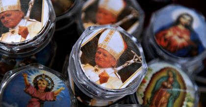 Jak zarobić na kanonizacji papieża