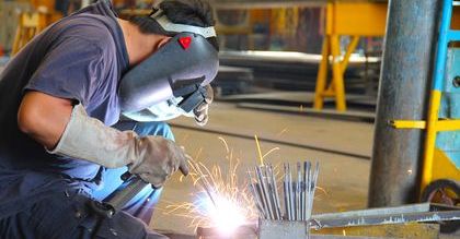 Toyota zatrudni 350 osób do produkcji nowego silnika