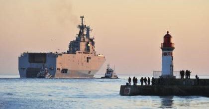 Francja sprzeda Rosji okręty desantowe Mistral