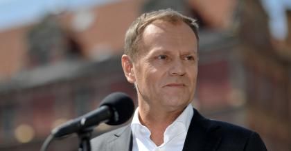 Tusk: Rosja udaje, że embargo na polskie owoce to nie sankcje