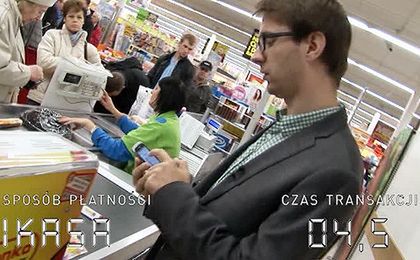 Co skraca kolejki w sklepach? Wielki test płatności