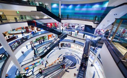 Klienci odwracają się od centrów