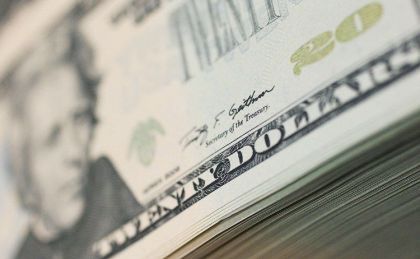 Słabsze dane z USA mogą zaważyć na dolarze