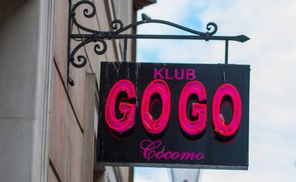 Kluby Cocomo miały zniknąć. Ale zmieniły tylko kolor parasolek