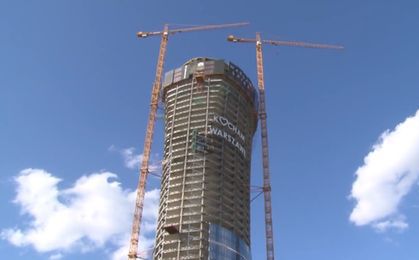 Warsaw Spire: Najwyższy biurowiec w Warszawie ma już 180 m wysokości