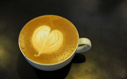 Rośnie popularność kawy ziarnistej, ale Polacy są wierni tradycyjnym markom kawy mielonej