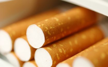 Branża tytoniowa zadowolona z decyzji PE, przeciwnicy palenia krytykują