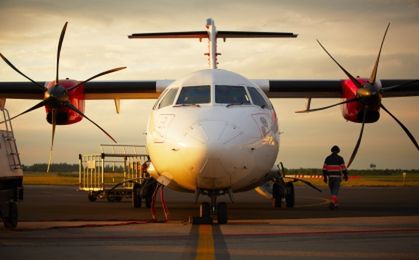 Polscy pasażerowie darują liniom lotniczym miliard