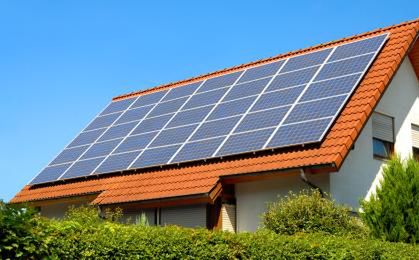 Brytyjski rząd chce ograniczyć wsparcie dla energetyki solarnej
