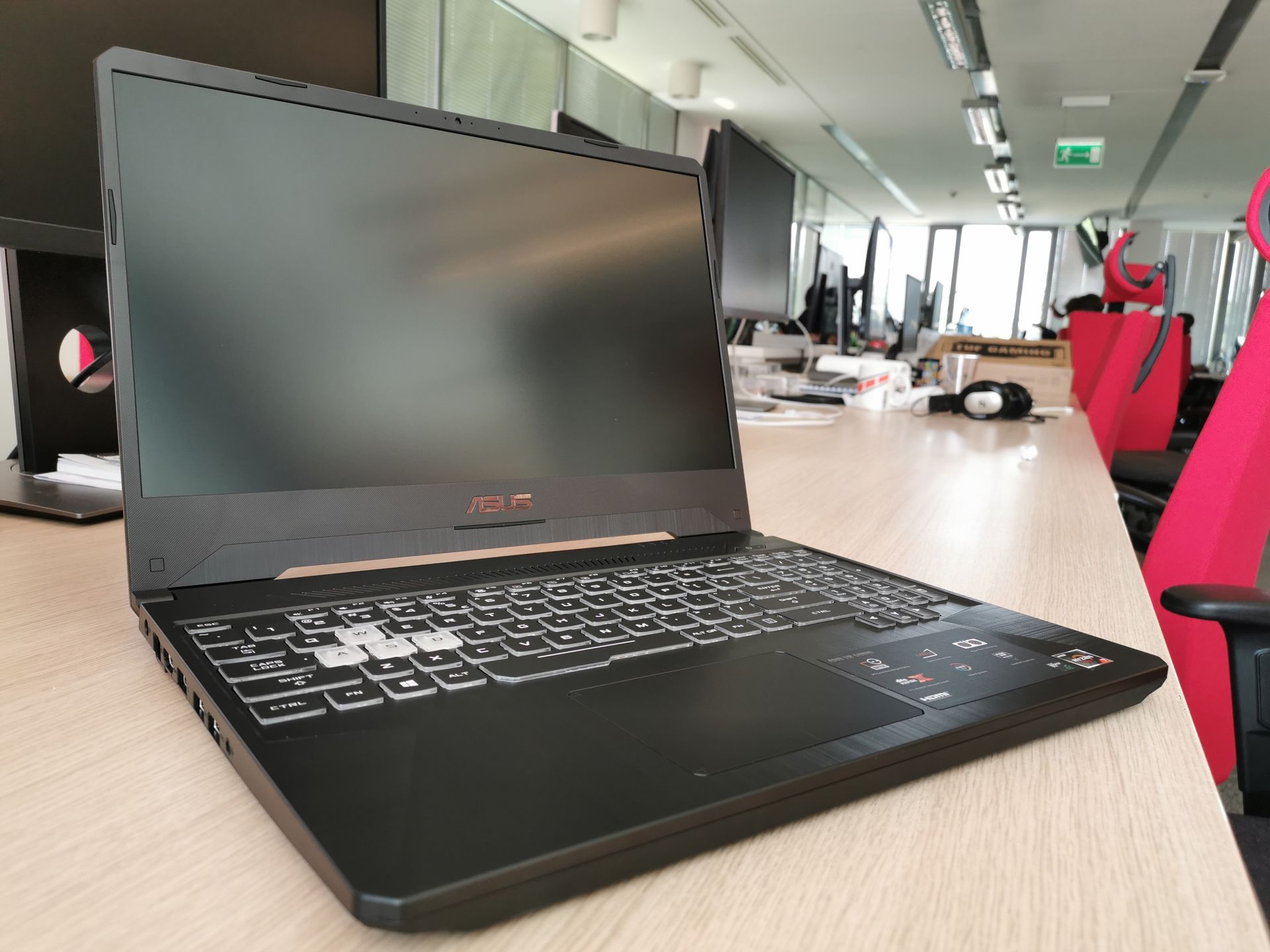 ASUS TUF Gaming FX505DU – test. Laptop dla graczy z procesorem AMD i grafiką Nvidii 1