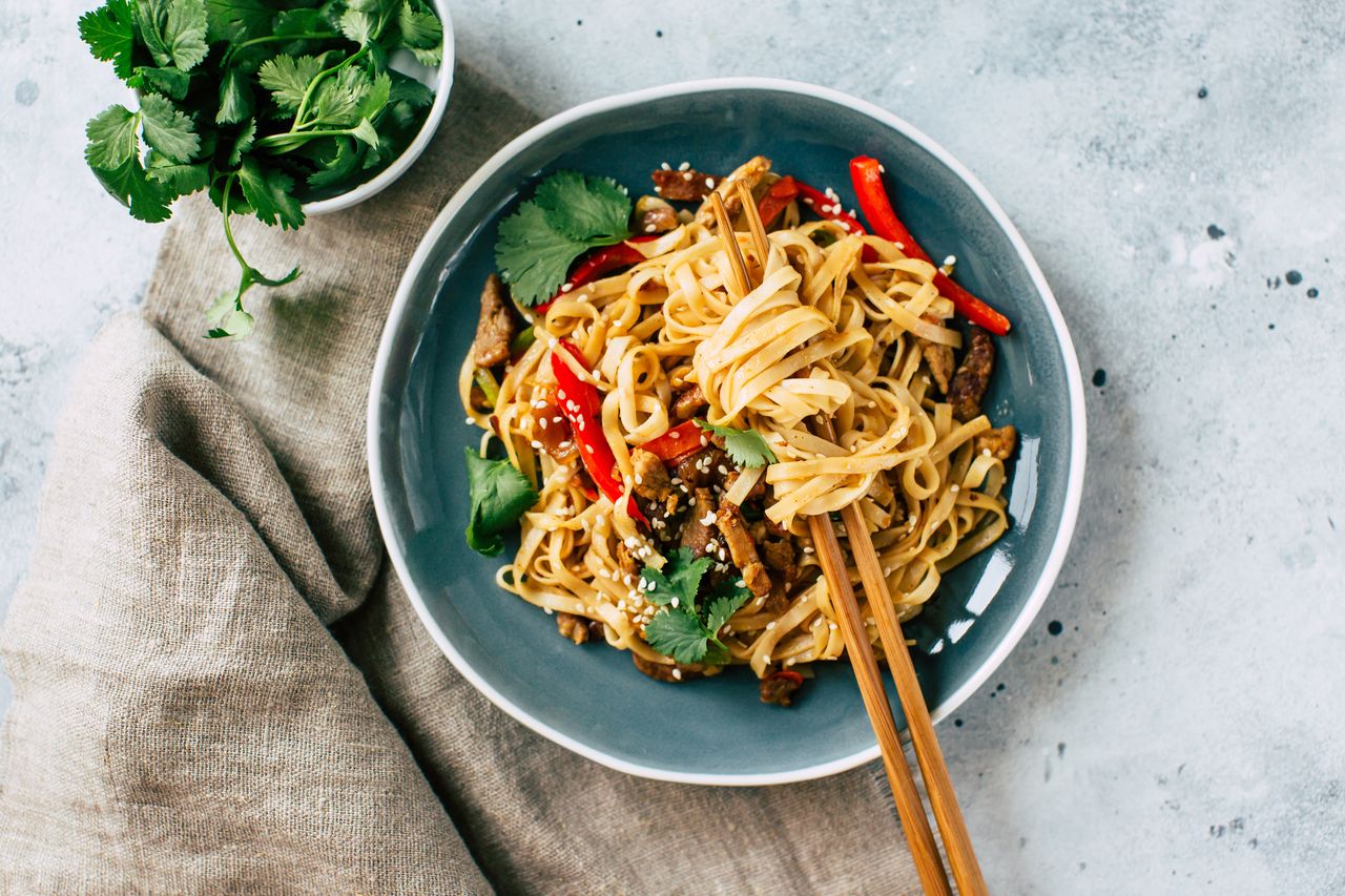 Makaron udon – jak wykorzystać go w kuchni?