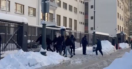 Młoty poszły w ruch. Atak na ambasadę w Moskwie