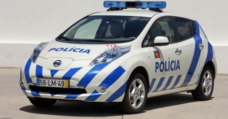Nissany Leaf dla portugalskiej policji - gniazdkoradiowóz?