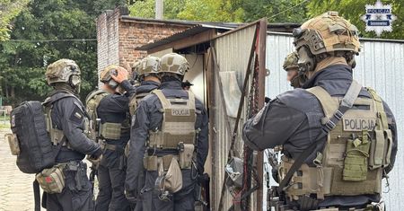 Wysadził samochód byłej partnerki i uciekł. 45-latek zatrzymany