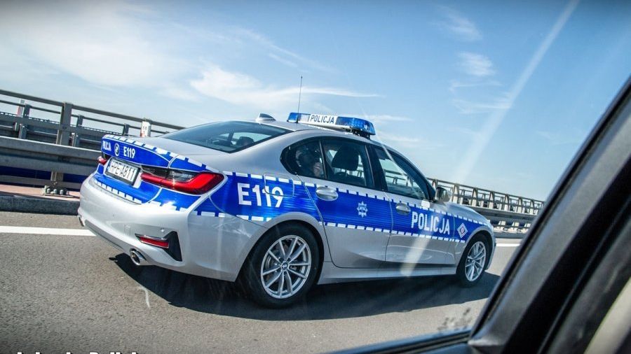 BMW serii 3 dołączyło do floty policji również w oznakowanej wersji.