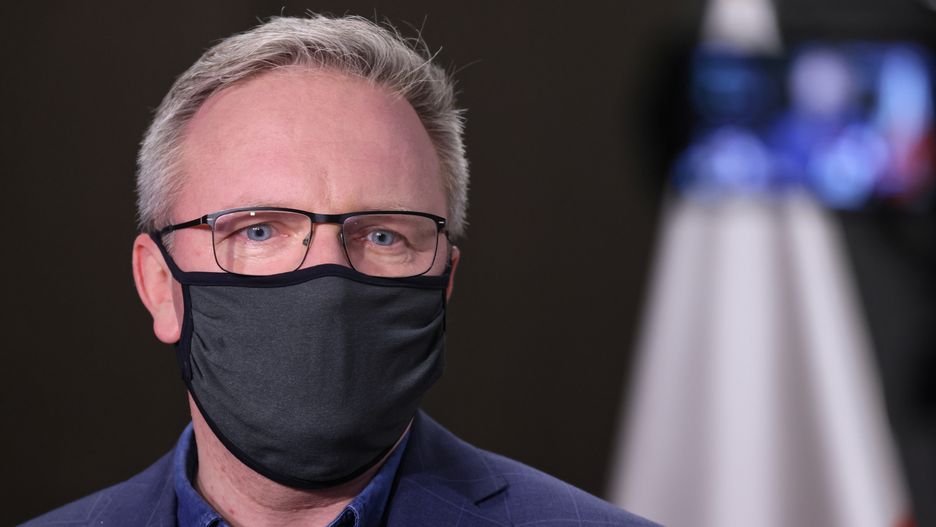 Tbilisi, Gruzja, 26.05.2021. Szef Biura Polityki Międzynarodowej w KPRP Krzysztof Szczerski podczas wypowiedzi dla mediów w Tbilisi, 26 bm. Trwa oficjalna wizyta polskiej pary prezydenckiej w Gruzji. (kf) PAP/Leszek Szymański