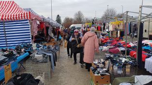 Opatów: Środa na targu. Największe hity - choinki, iluminacje i bielizna w świąteczne wzory