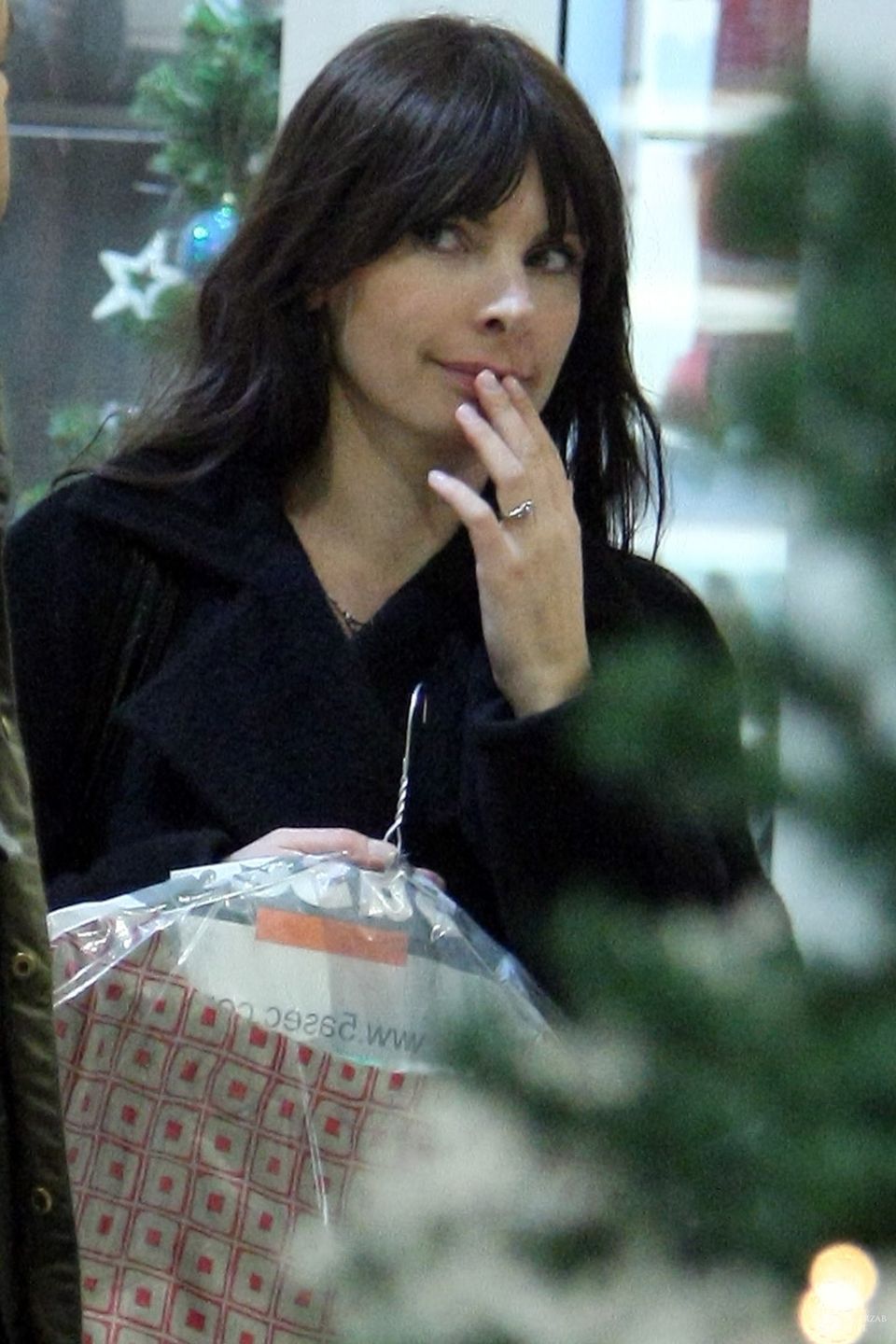 Agnieszka Dygant na zakupach świątecznych z partnerem. Zdjęcia