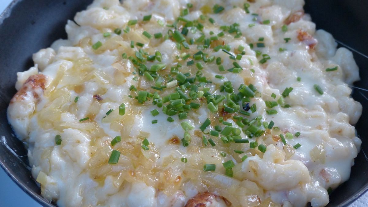 Makaron z serem z sosem serowym (przygotowany)