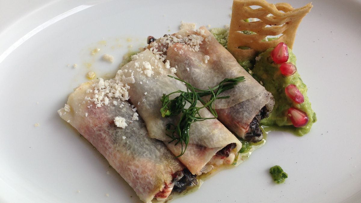 Mrożone taquito z kurczakiem i serem przygotowane w piekarniku