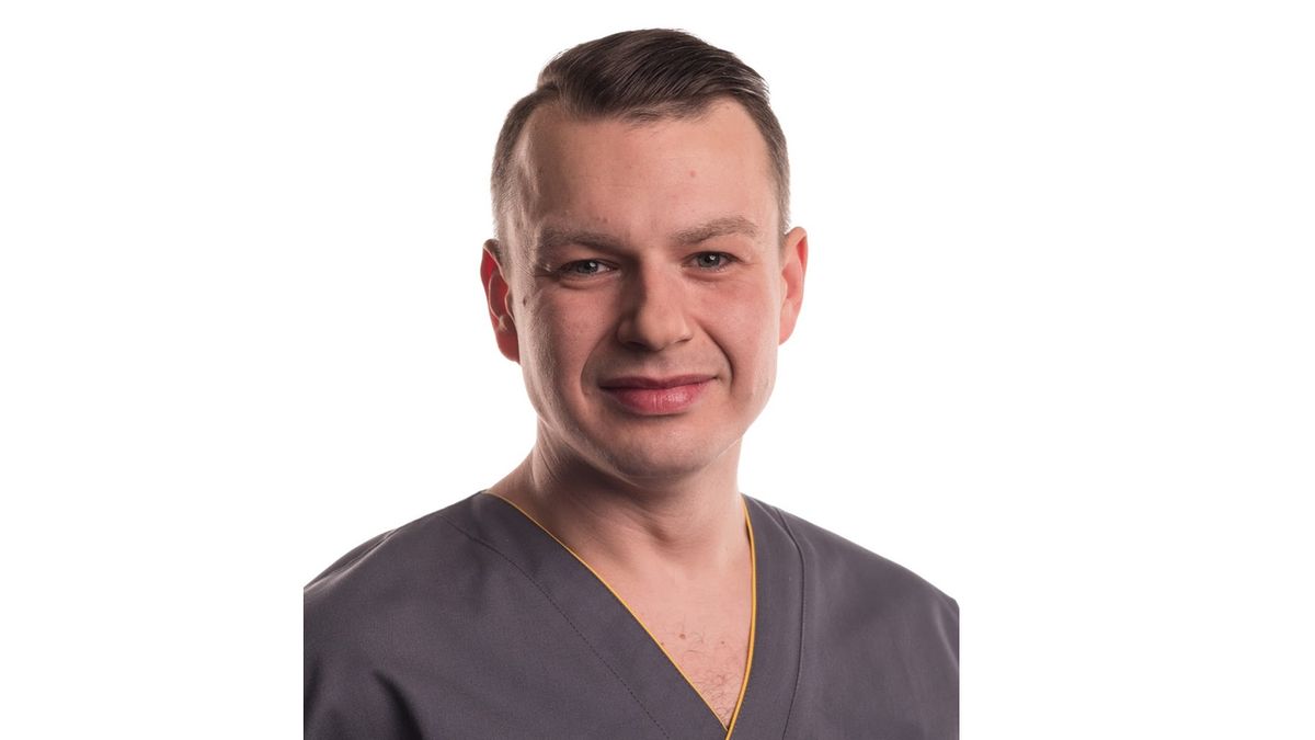 Tomasz Hendzel jest lekarzem i założycielem firmy kacdoktor.pl.