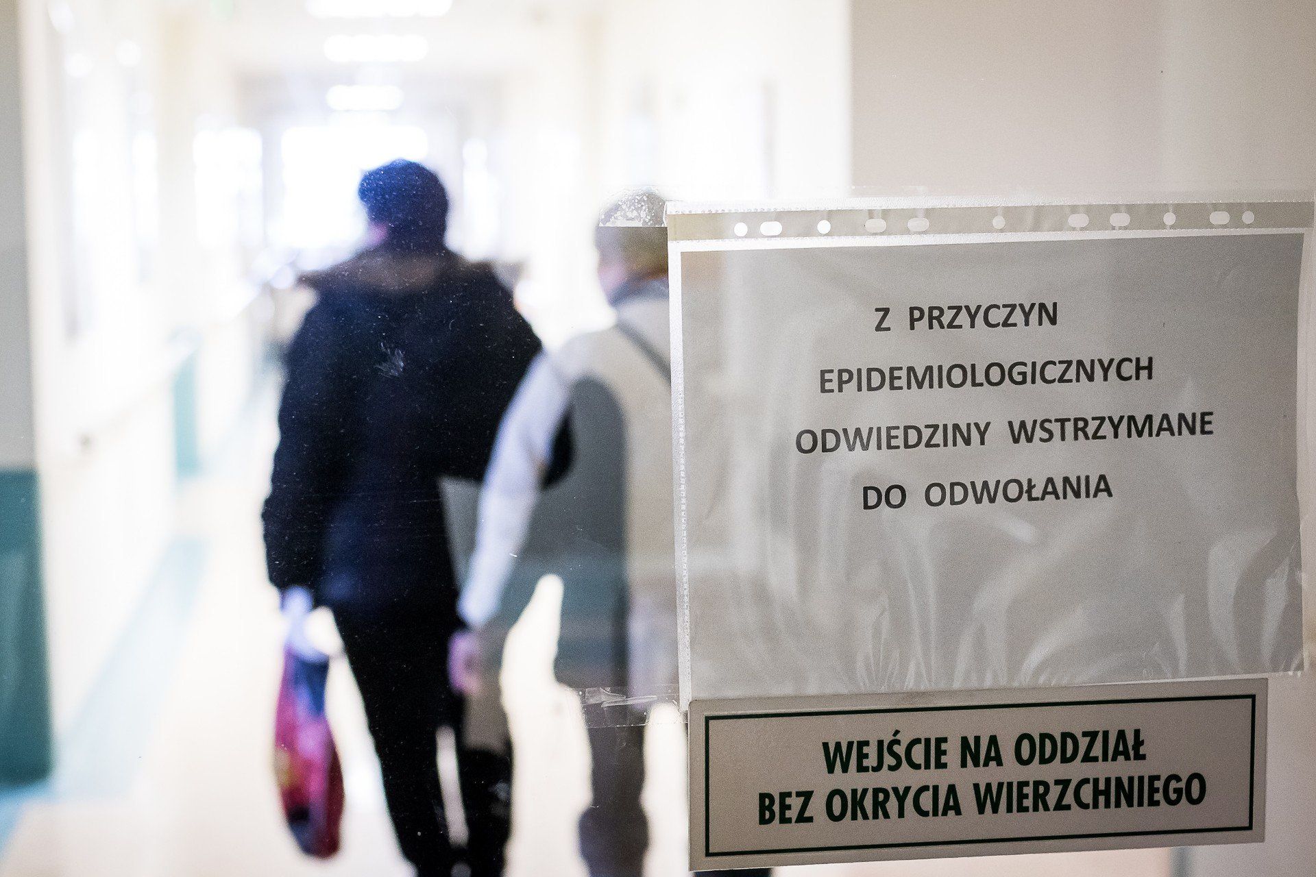 Szpitale ograniczają odwiedziny, ale Główny Inspektor Sanitarny nie wyklucza całkowitego ich wstrzymania