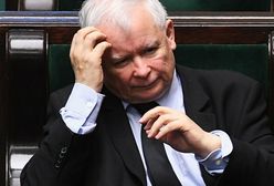 Puste kartki mają wzięcie. "Biografia" Kaczyńskiego rozchodzi się w zawrotnym tempie