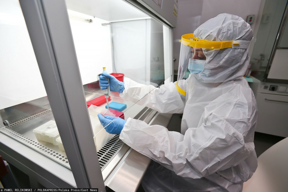 Trzecia fala epidemii w  Polsce. Przez brytyjski wariant koronawirusa konieczne będą nowe obostrzenia