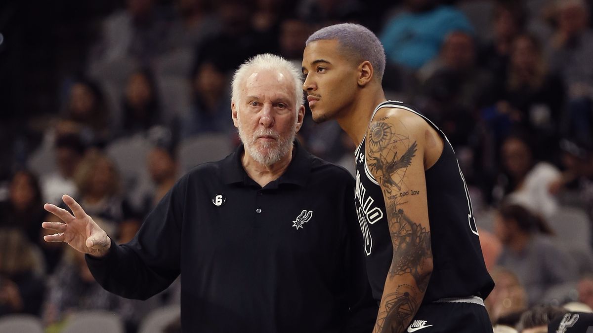 Getty Images / Ronald Cortes / Na zdjęciu: Gregg Popovich i Jeremy Sochan