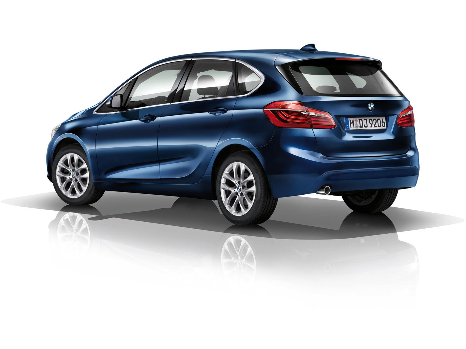 BMW przedstawiło 290 zdjęć z serią 2 Active Tourer [galeria] 96