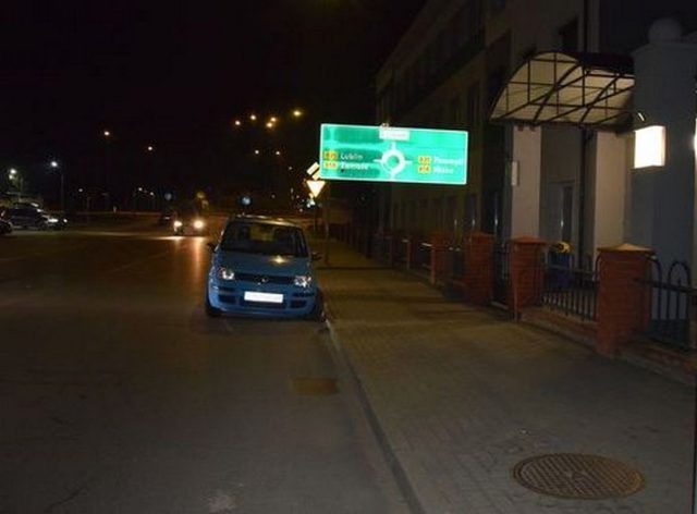Nietrzeźwy 19-latek zabrał auto i spowodował kolizję. Zatrzymali go kryminalni z Biłgoraja (zdjęcia)