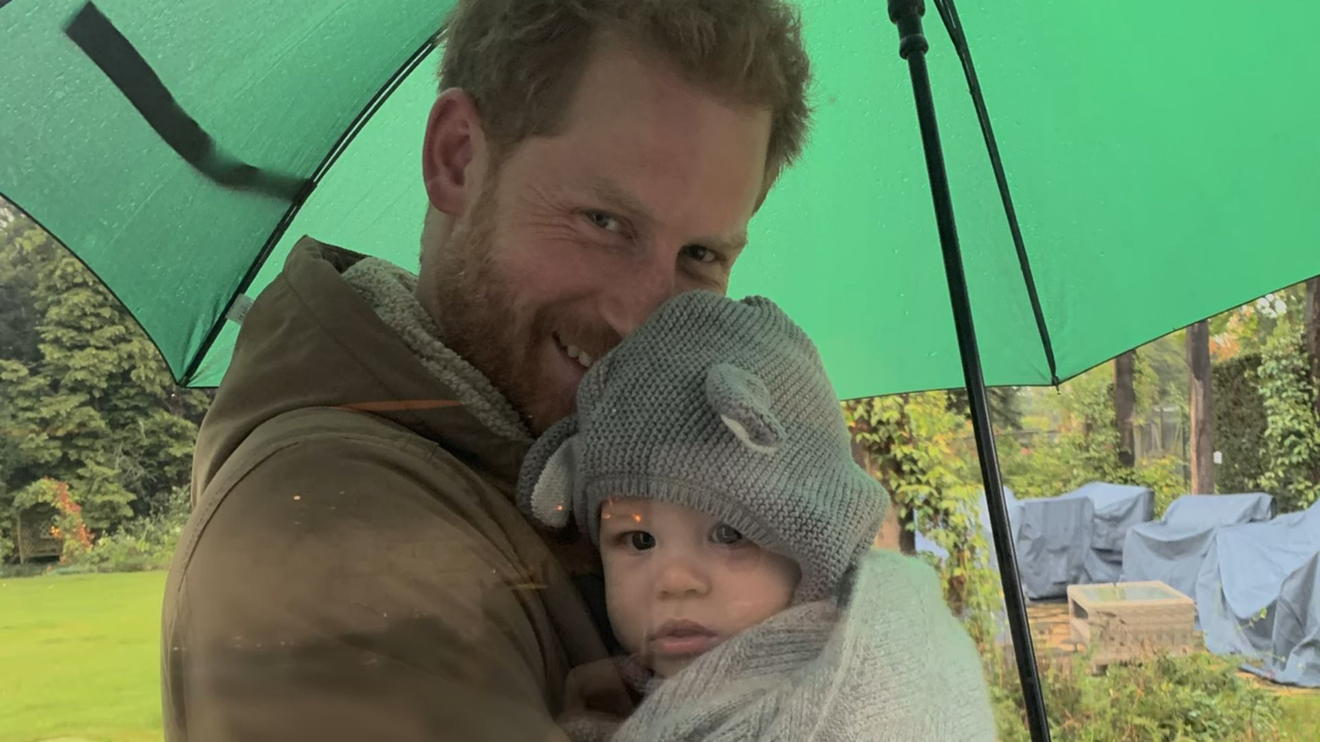 Kadry z serialu "Harry i Meghan"