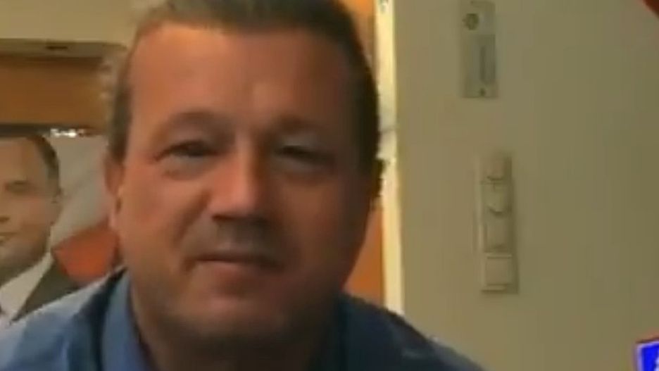 Zobaczcie pełne zdjęcie, na którym widać wyraźnie, co ma za plecami Jakimowicz