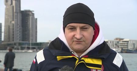 Z basenu portowego w Gdyni wyłowiono samochód. Kierowca nie żyje