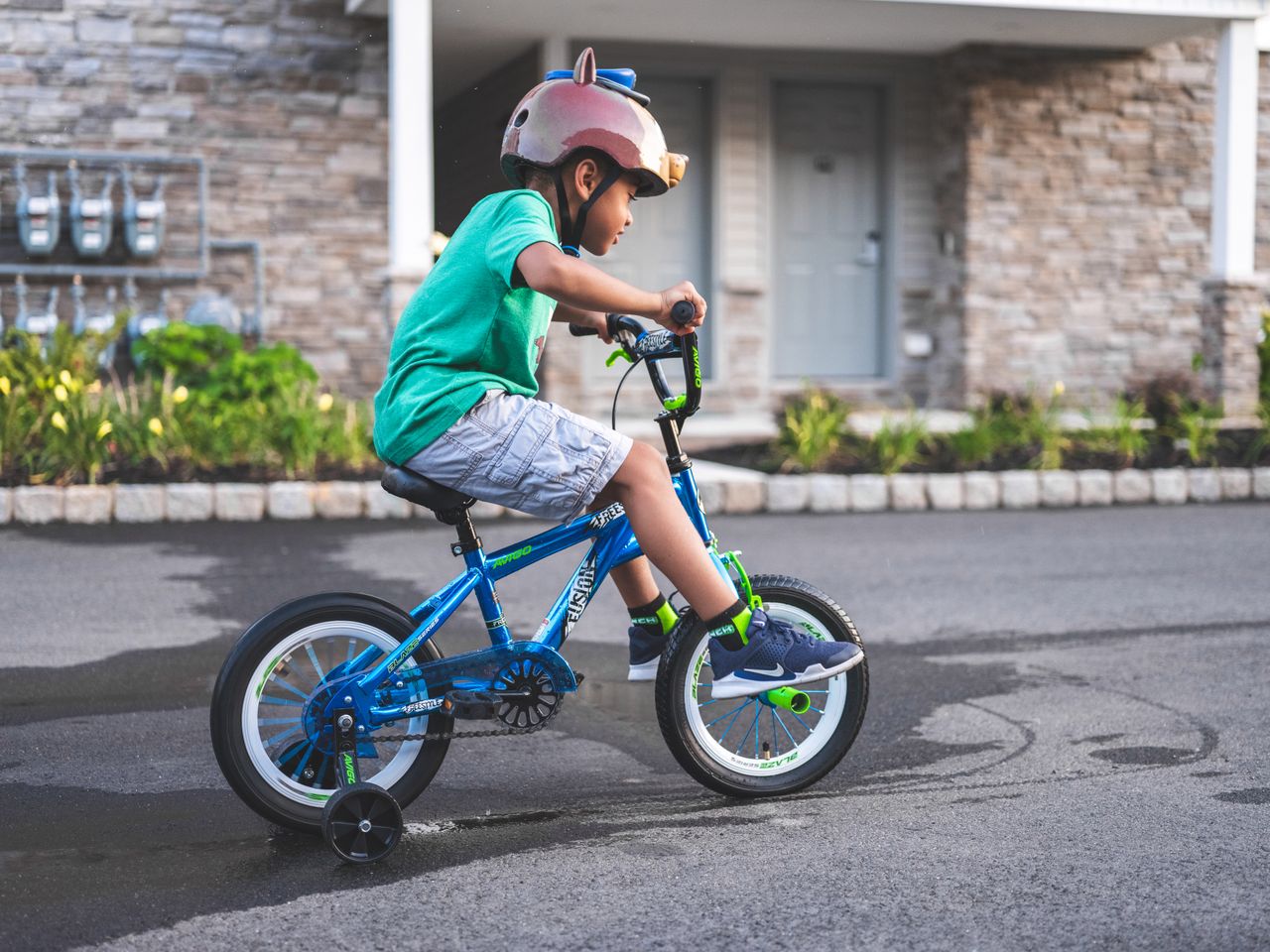 Jaki rower dla 5-latka wybrać? Podpowiadamy, na co zwrócić uwagę