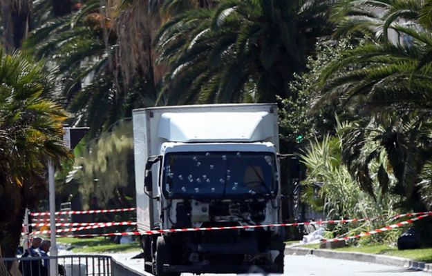 Ostatni sms zamachowca z Nicei - prosił o broń i wysłał selfie przed atakiem