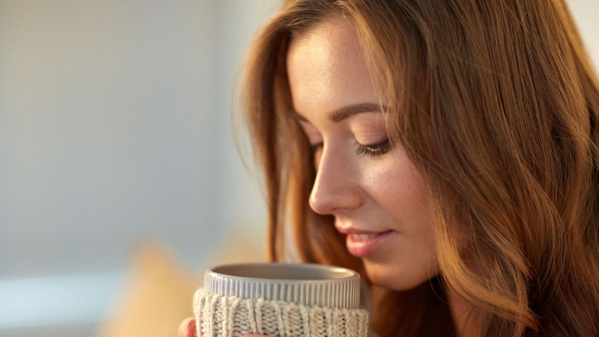 Herbaty, które warto pić przed snem. Pomogą w odchudzaniu
